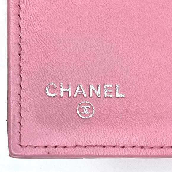 Chanel Wallet on Chain • Pearl Accent • Showstopper • Modern Luxe - Picture 7 of 8